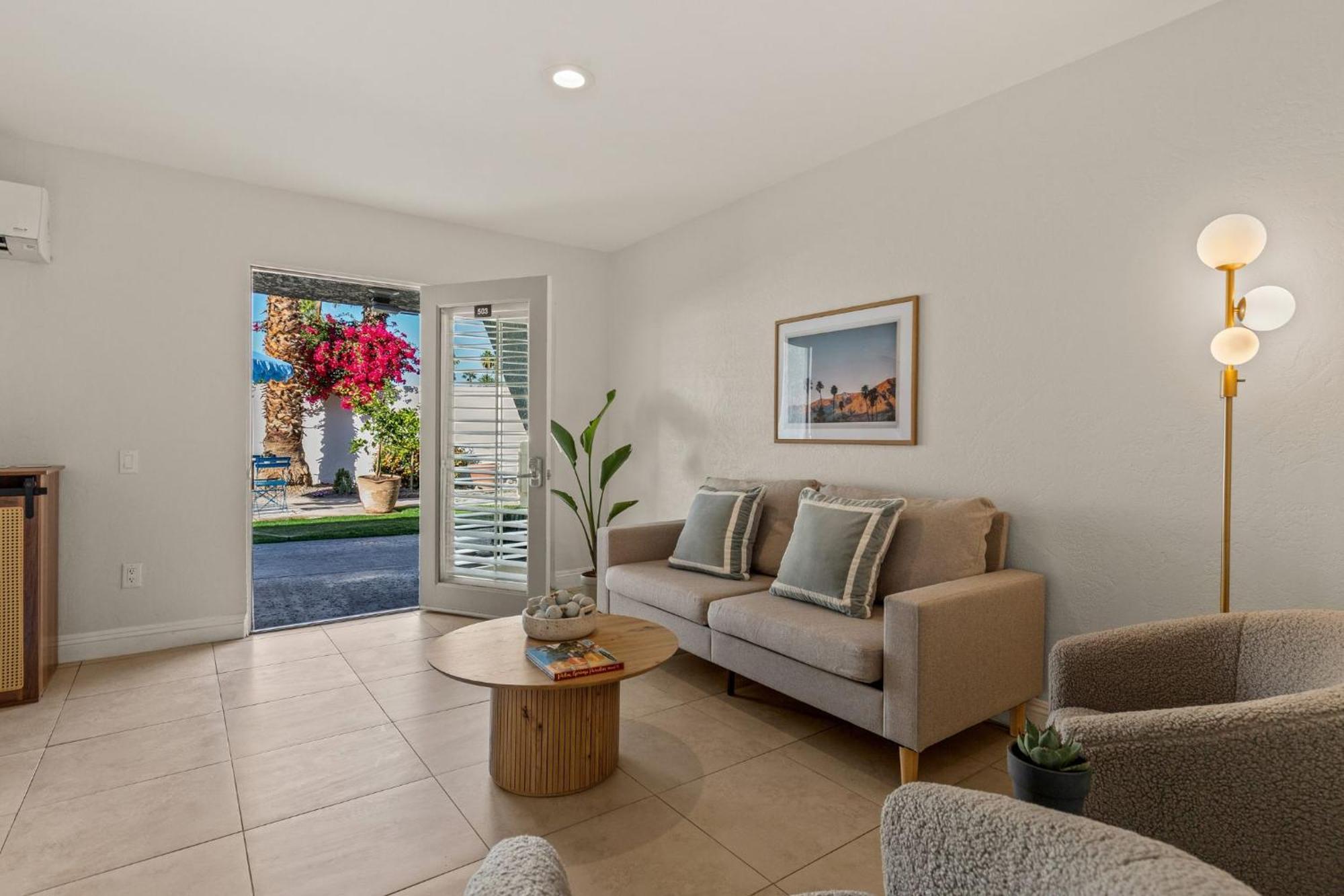 Casa Oliver Hotel & Resort - A Men'S Clothing Optional Resort In Palm Springs Eksteriør bilde