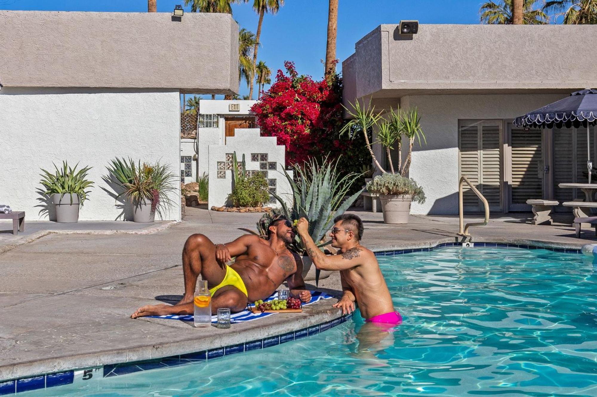 Casa Oliver Hotel & Resort - A Men'S Clothing Optional Resort In Palm Springs Eksteriør bilde