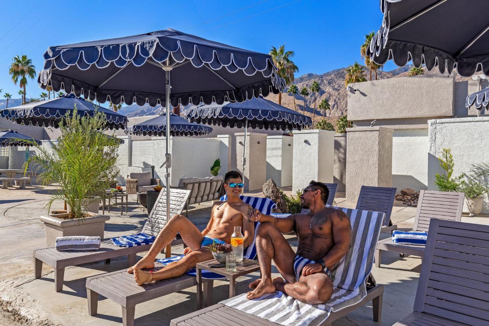 Casa Oliver Hotel & Resort - A Men'S Clothing Optional Resort In Palm Springs Eksteriør bilde